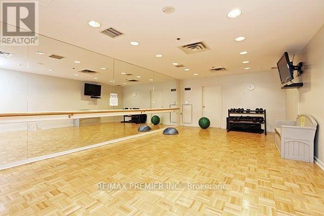 612 - 33 Elm Drive W, Mississauga, Ontario  L5B 4M1 - Photo 12 - W12792834