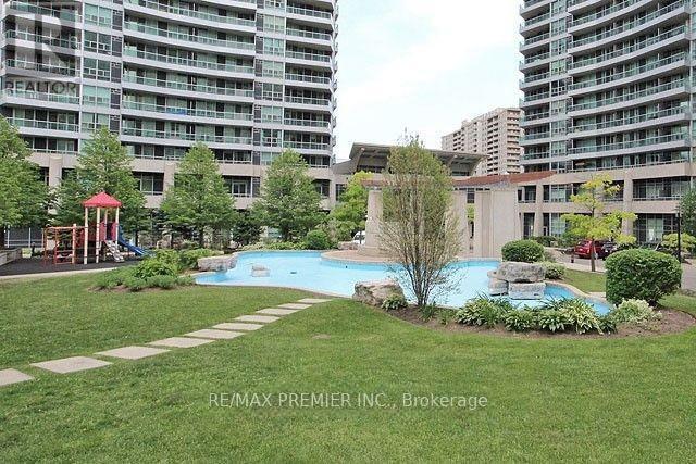 612 - 33 Elm Drive W, Mississauga, Ontario  L5B 4M1 - Photo 5 - W12792834