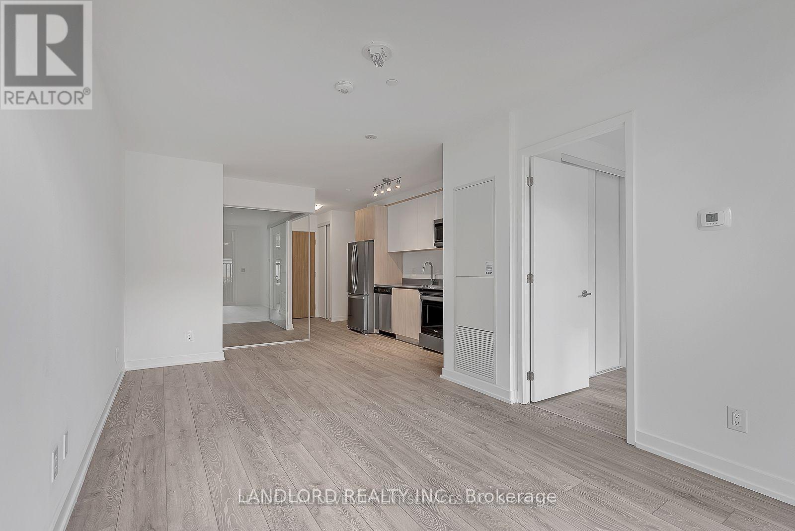 118 - 11 Maryport Avenue, Toronto, Ontario  M3M 0E2 - Photo 4 - W12792850