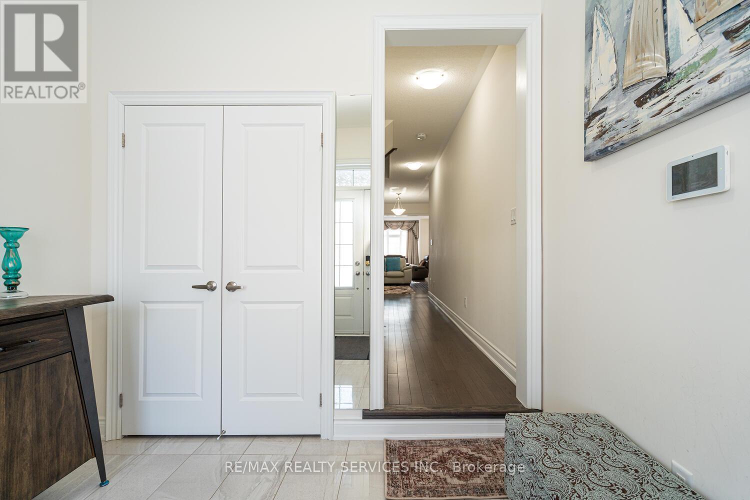 34 Thornvalley Terrace, Caledon, Ontario  L7C 4H9 - Photo 3 - W12792856