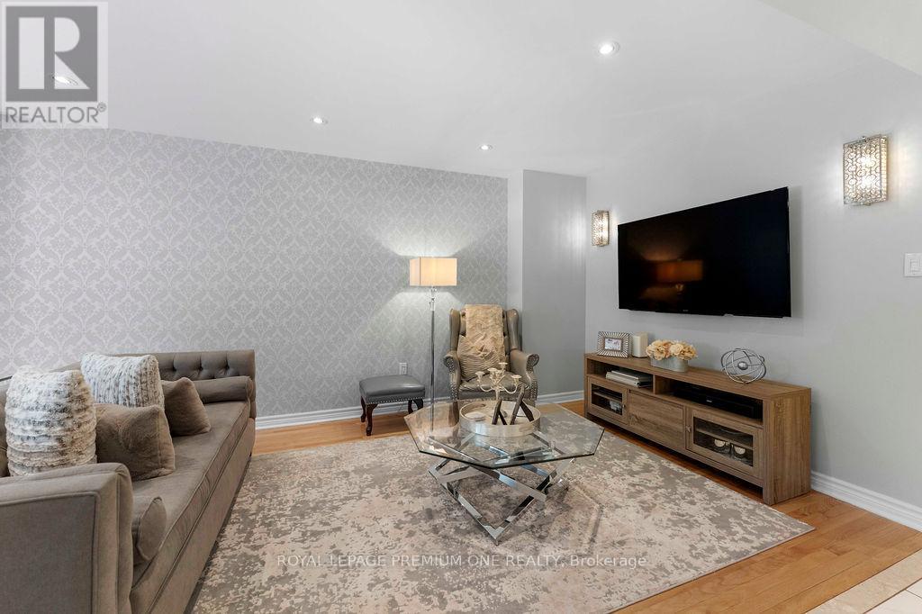 99 Senator Way, Caledon, Ontario  L7S 2S6 - Photo 5 - W12792870