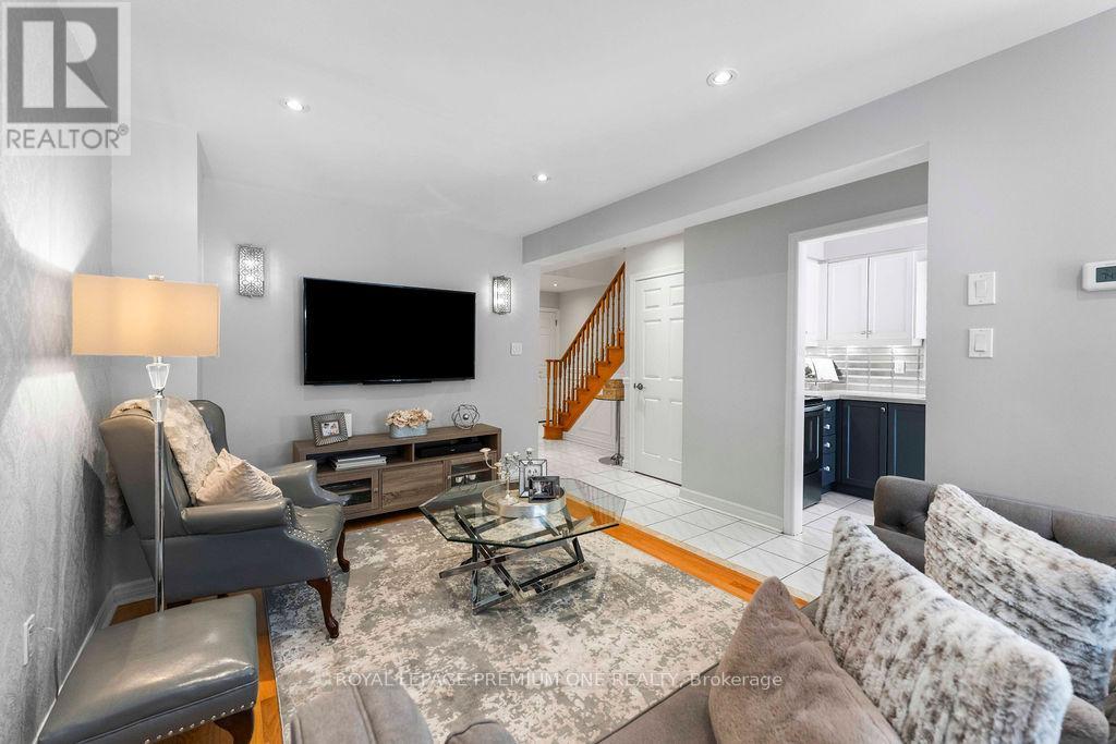 99 Senator Way, Caledon, Ontario  L7S 2S6 - Photo 7 - W12792870