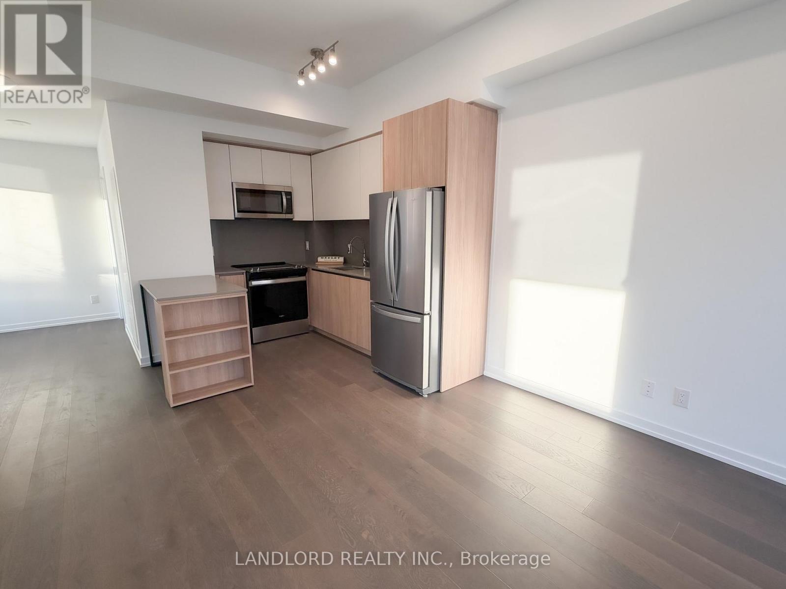 112 - 15 Maryport Avenue, Toronto, Ontario  M3M 0E1 - Photo 4 - W12792892