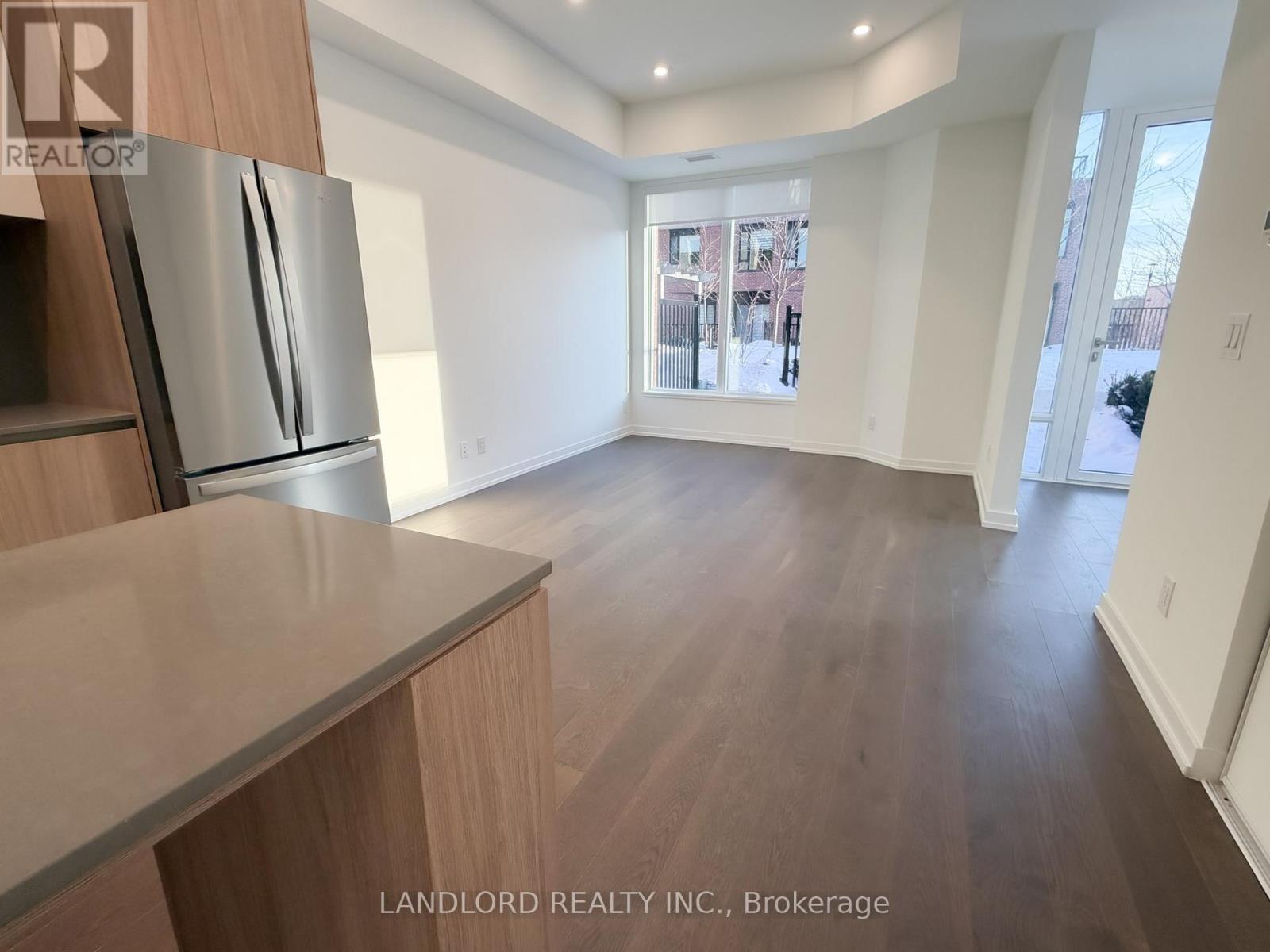 112 - 15 Maryport Avenue, Toronto, Ontario  M3M 0E1 - Photo 6 - W12792892