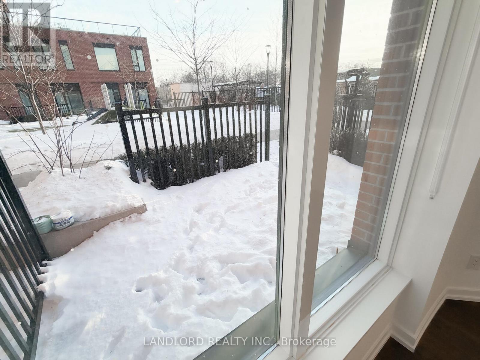 112 - 15 Maryport Avenue, Toronto, Ontario  M3M 0E1 - Photo 8 - W12792892