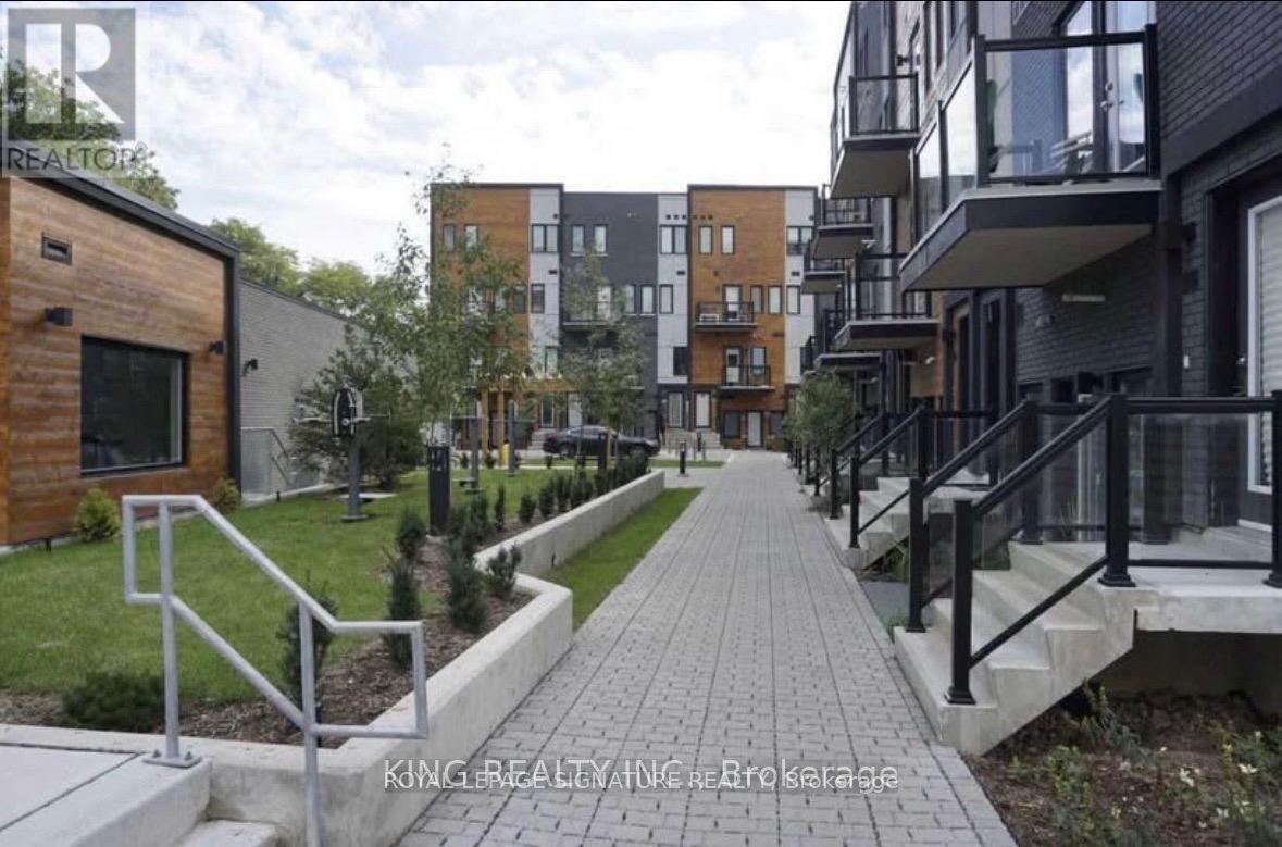 309a - 400 The East Mall, Toronto, Ontario  M9B 3Z9 - Photo 3 - W12792898