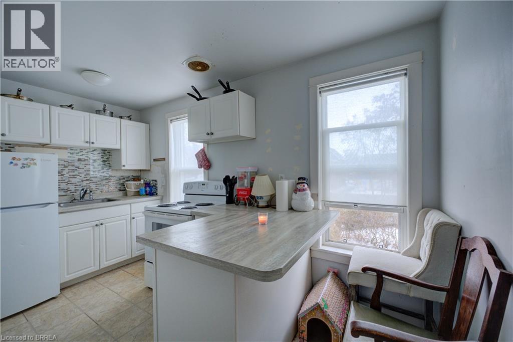 38 Nelson Street, Brantford, Ontario  N3T 2M8 - Photo 5 - 40805139