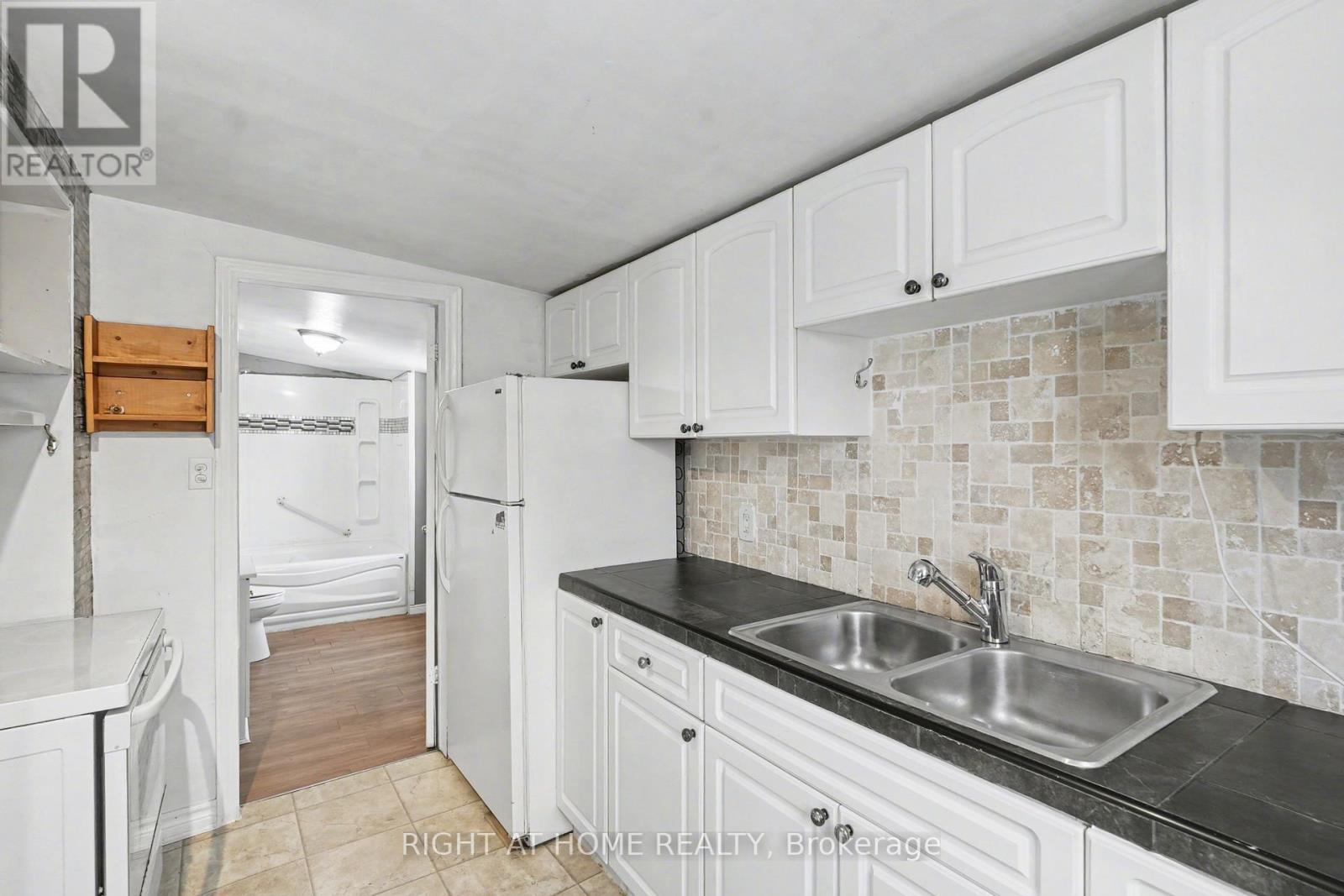 3852 Brunswick Avenue, Fort Erie, Ontario  L0S 1B0 - Photo 9 - X12792882