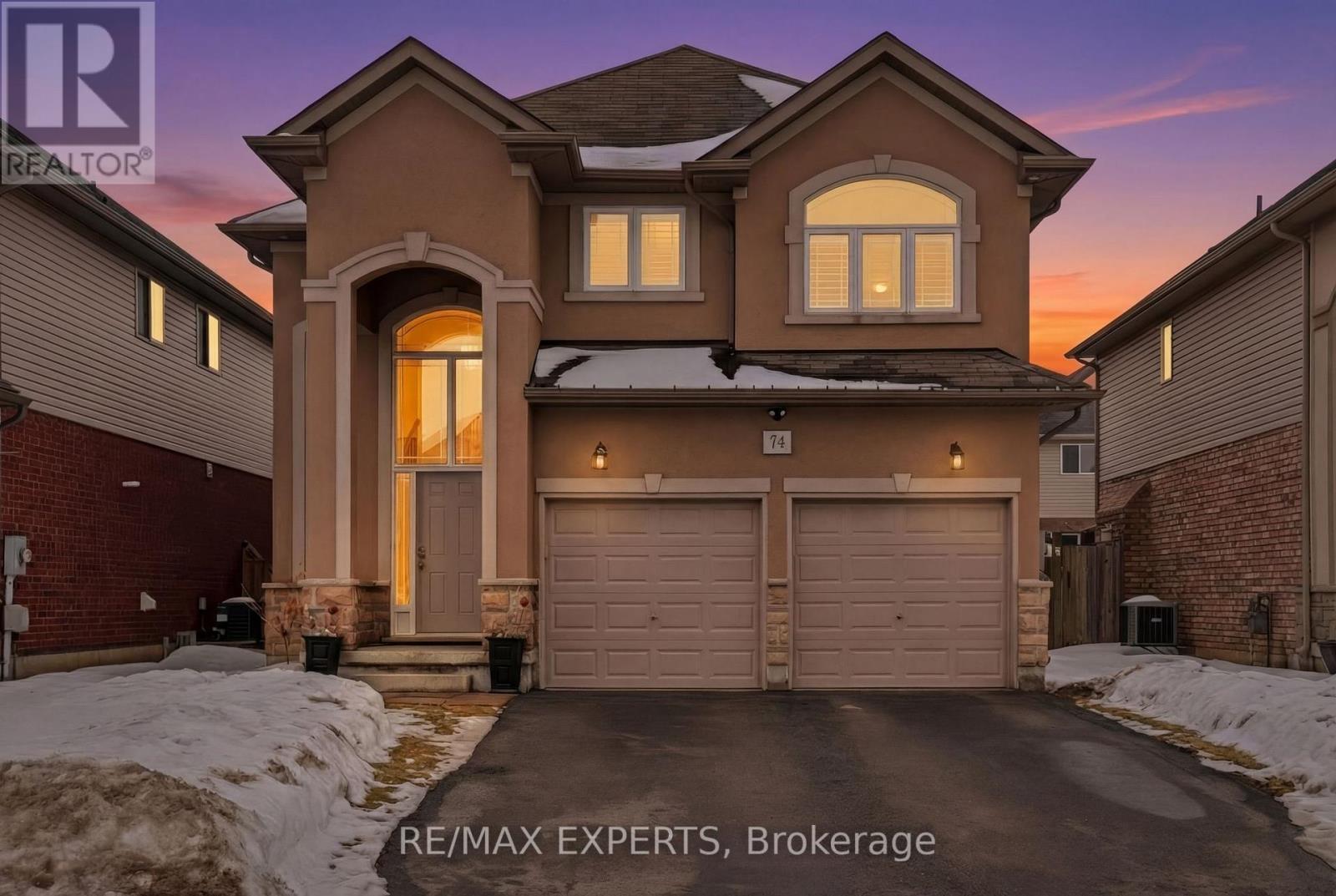 74 BOULDER CRESCENT, Hamilton, Ontario