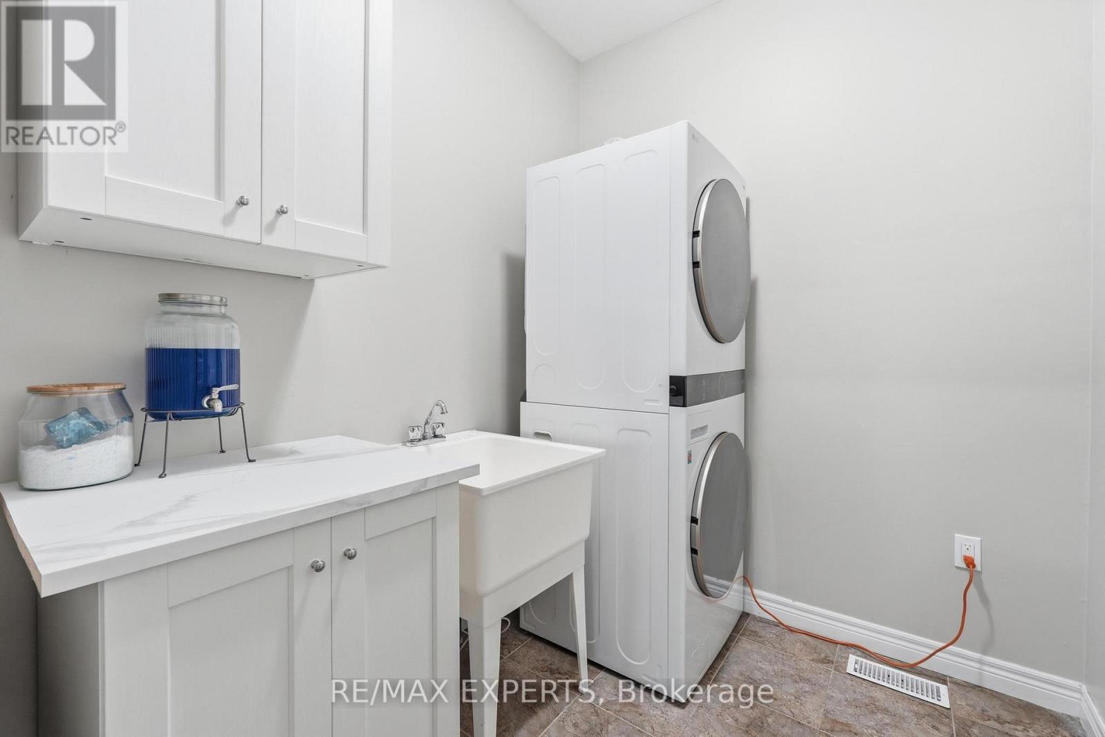 74 Boulder Crescent, Hamilton, Ontario  L0R 1P0 - Photo 25 - X12792894