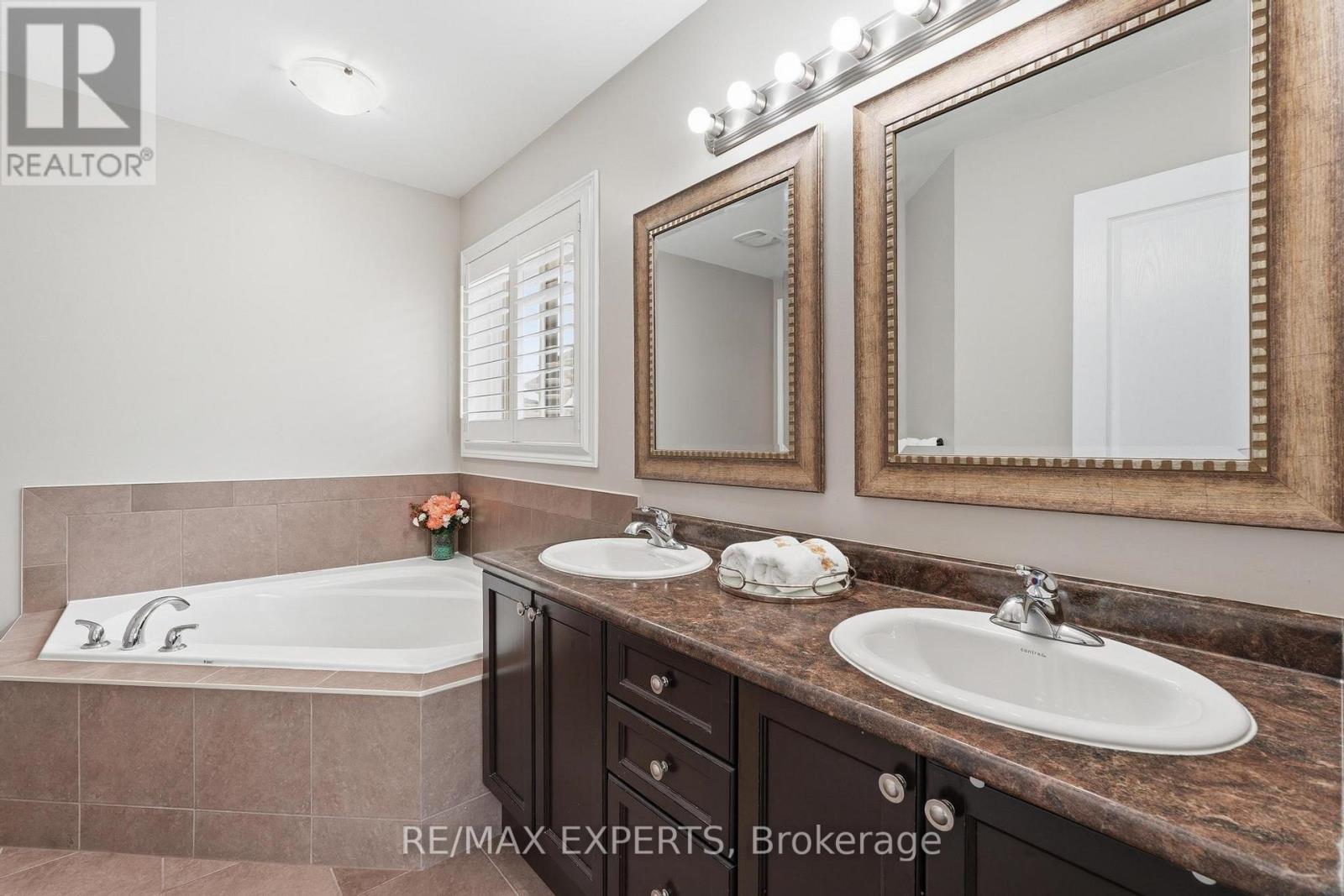 74 Boulder Crescent, Hamilton, Ontario  L0R 1P0 - Photo 32 - X12792894