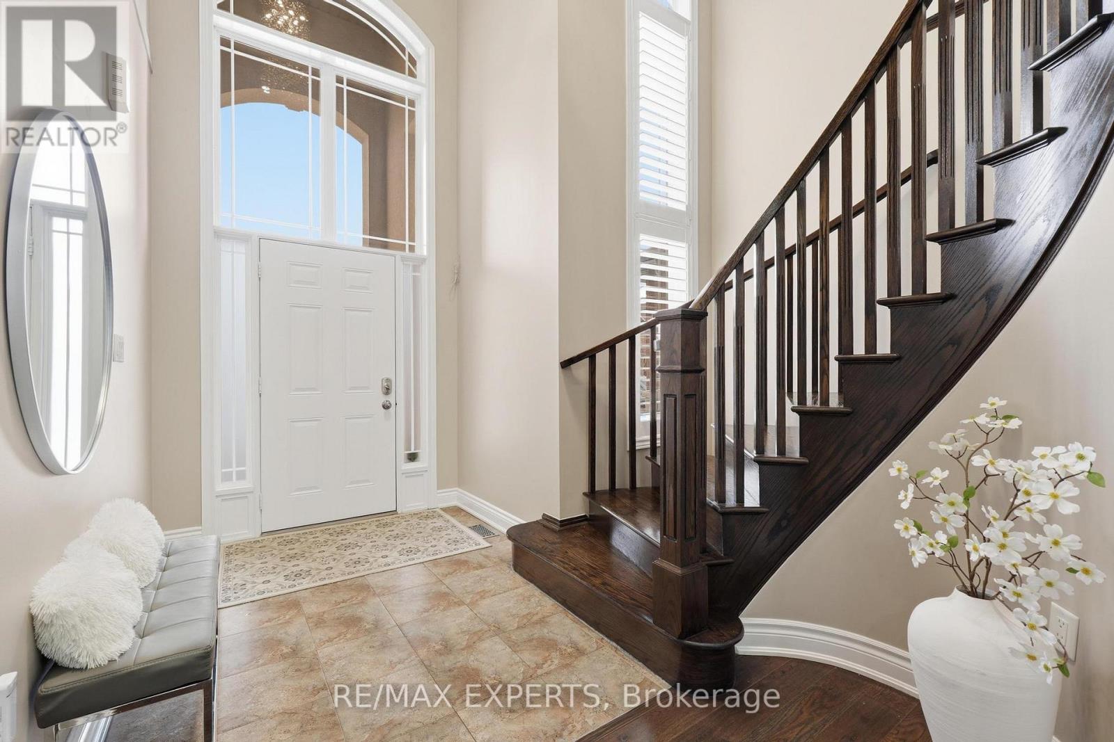 74 Boulder Crescent, Hamilton, Ontario  L0R 1P0 - Photo 4 - X12792894