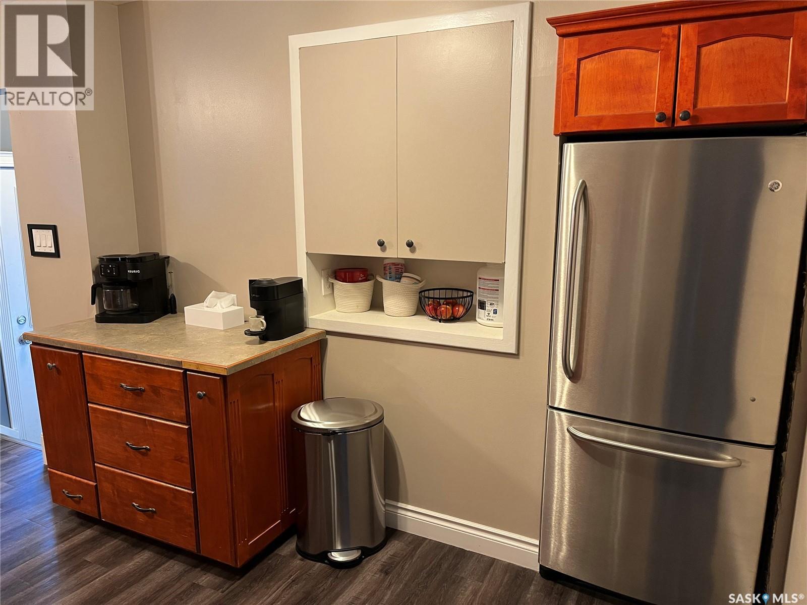 207 Dominion Road, Assiniboia, Saskatchewan  S0H 0B0 - Photo 11 - SK028694