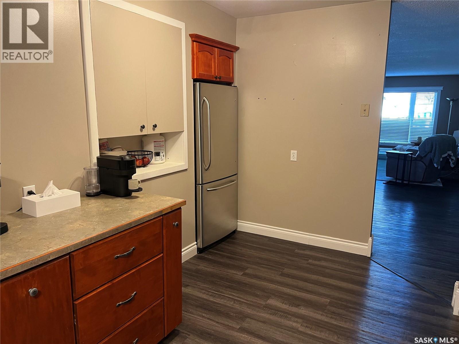 207 Dominion Road, Assiniboia, Saskatchewan  S0H 0B0 - Photo 13 - SK028694