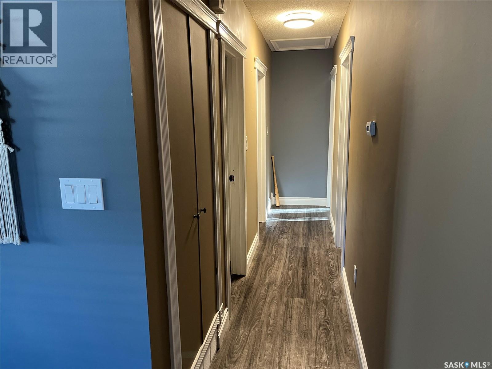 207 Dominion Road, Assiniboia, Saskatchewan  S0H 0B0 - Photo 28 - SK028694