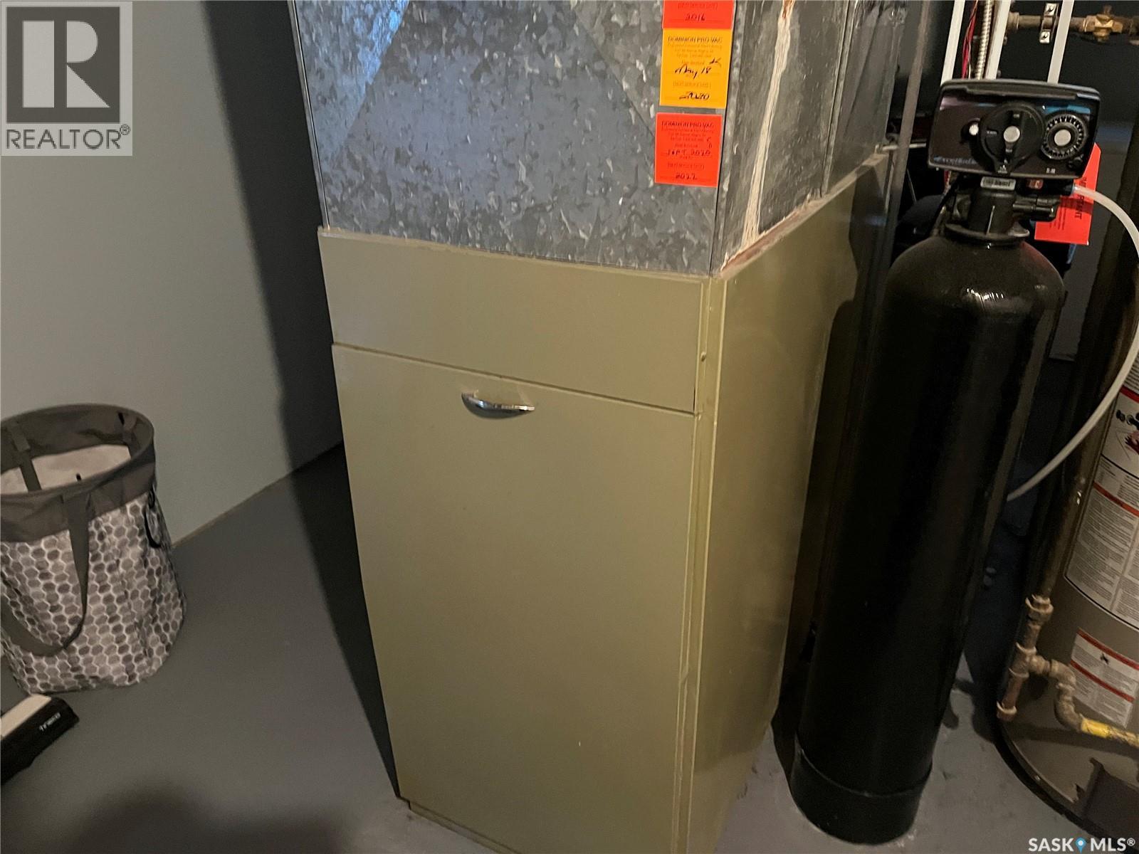 207 Dominion Road, Assiniboia, Saskatchewan  S0H 0B0 - Photo 40 - SK028694