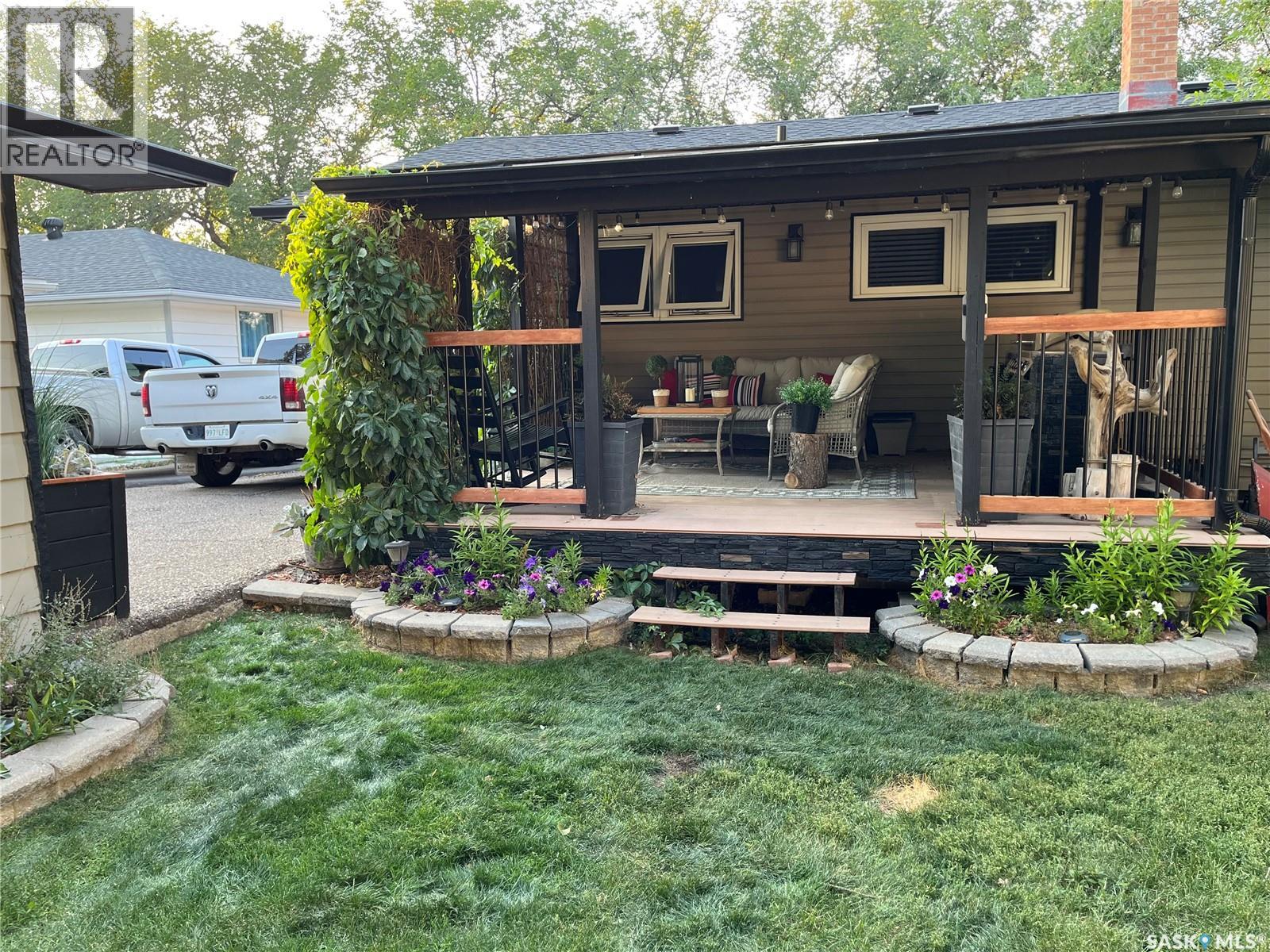 207 Dominion Road, Assiniboia, Saskatchewan  S0H 0B0 - Photo 9 - SK028694