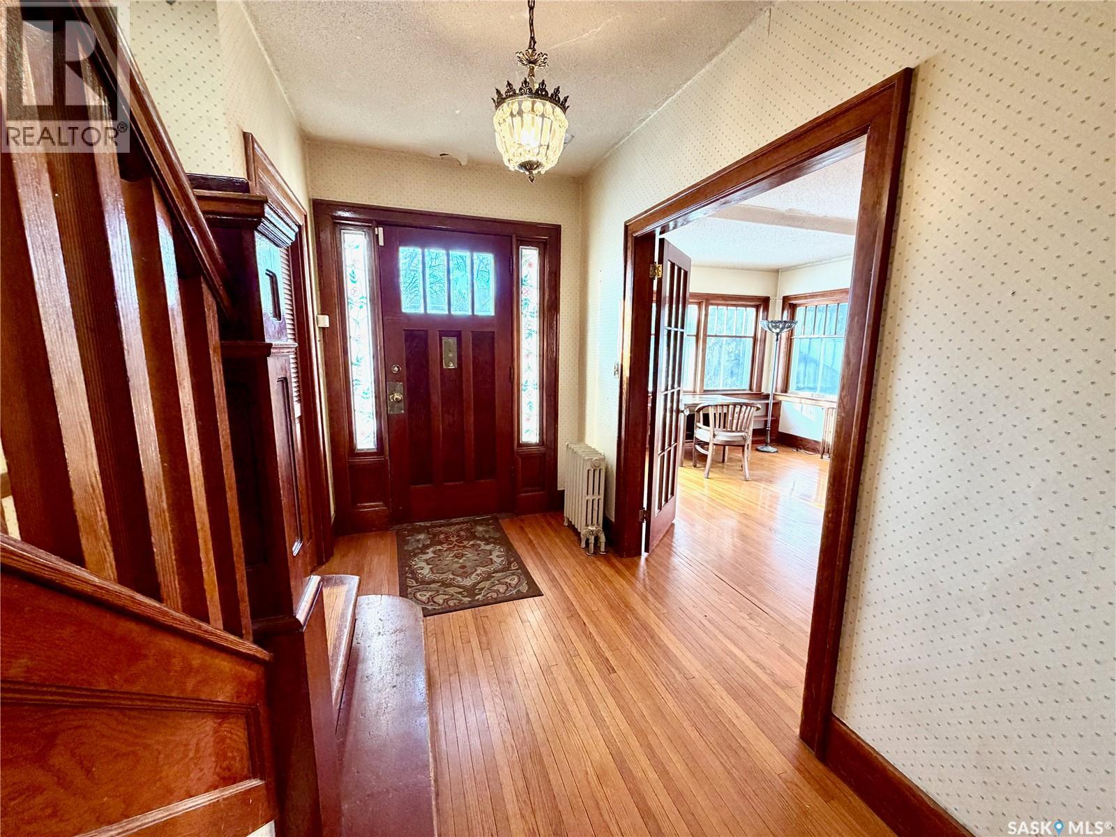 304 32nd Street W, Saskatoon, Saskatchewan  S7L 0S6 - Photo 3 - SK028692