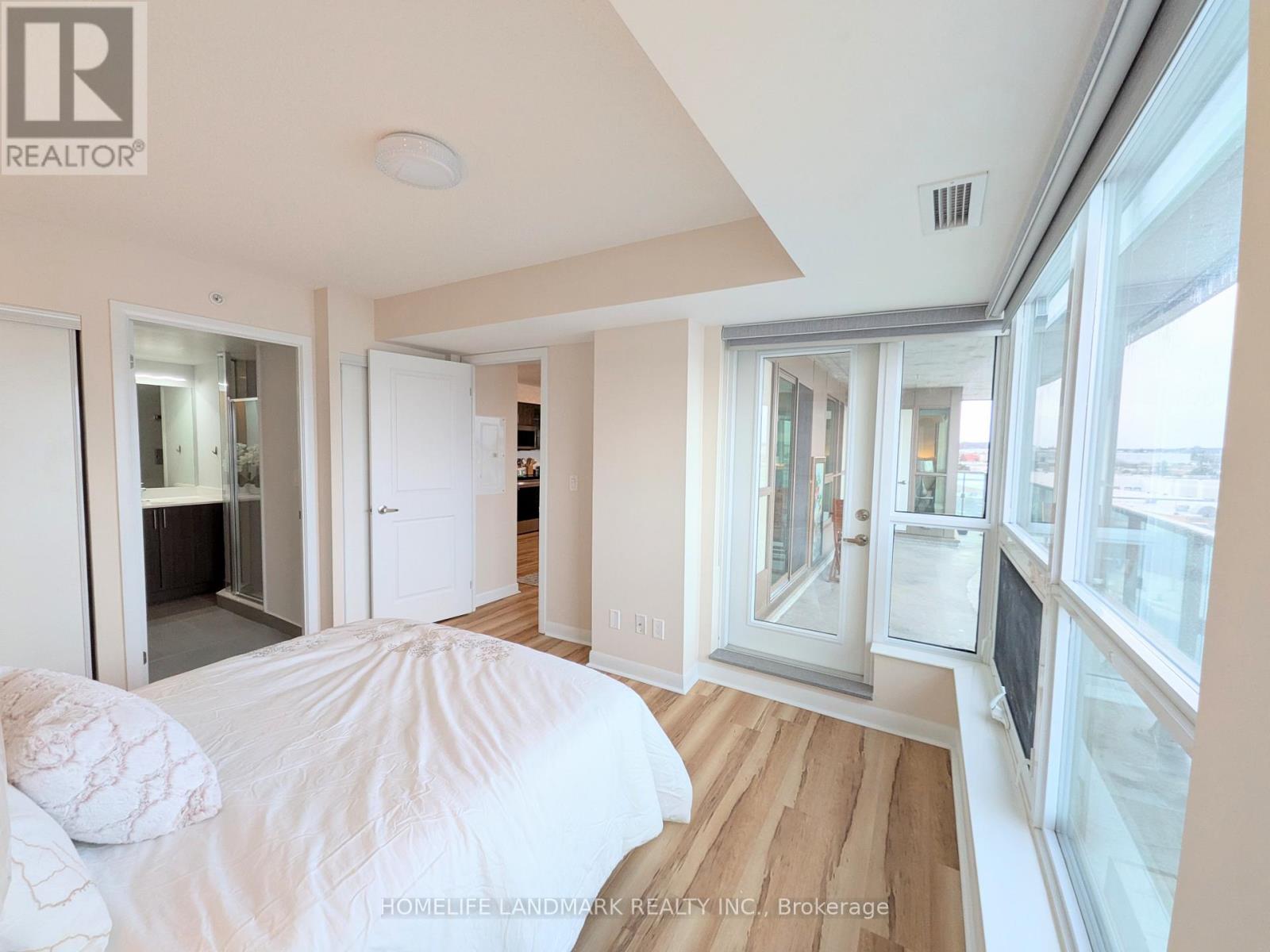 718 - 75 Norman Bethune Avenue, Richmond Hill, Ontario  L4B 0B6 - Photo 6 - N12754142