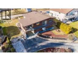 520 10th Avenue, Castlegar, British Columbia