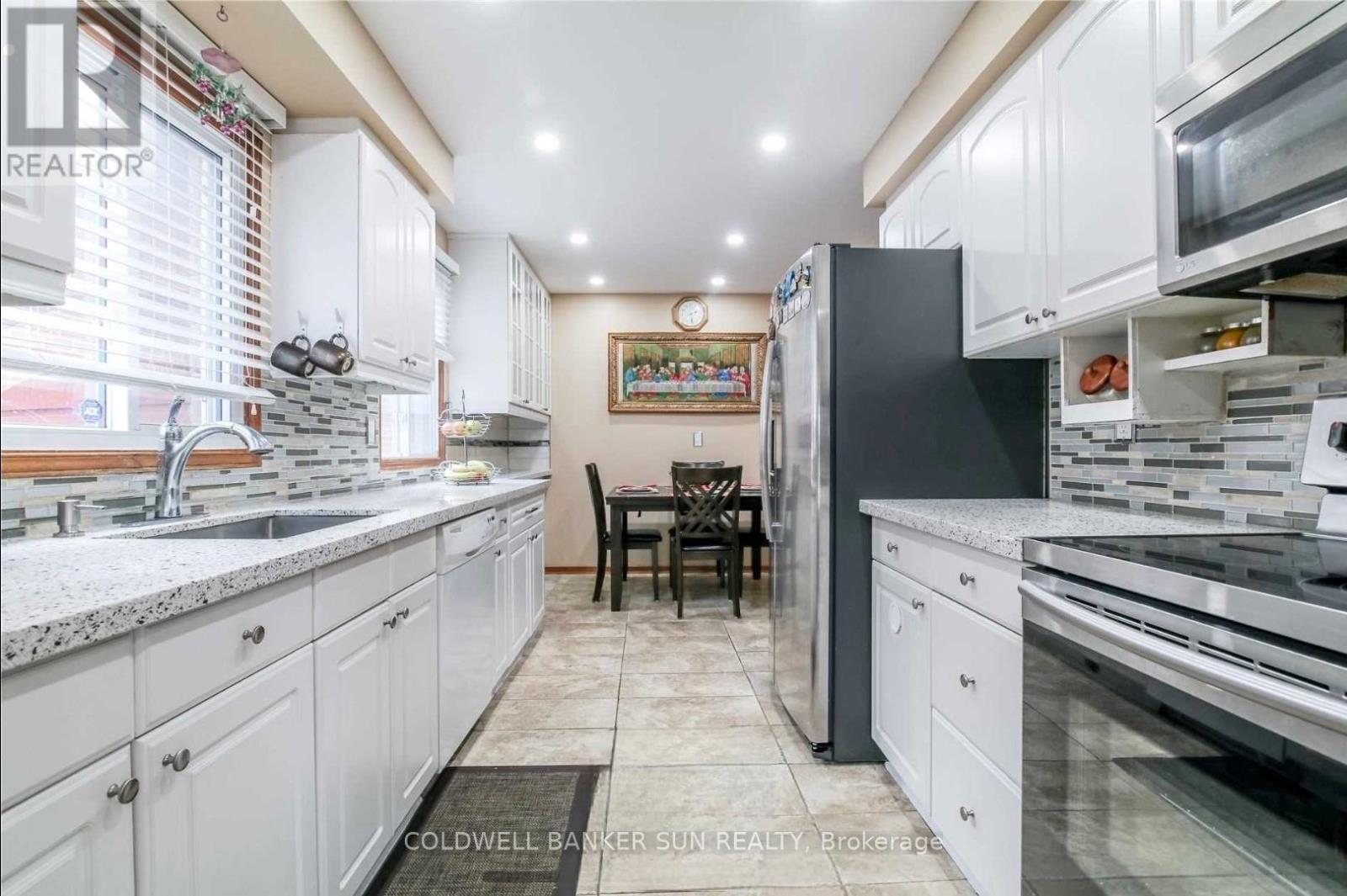 Upper - 6 Clearview Court, Brampton, Ontario  L6Z 2B1 - Photo 11 - W12613326