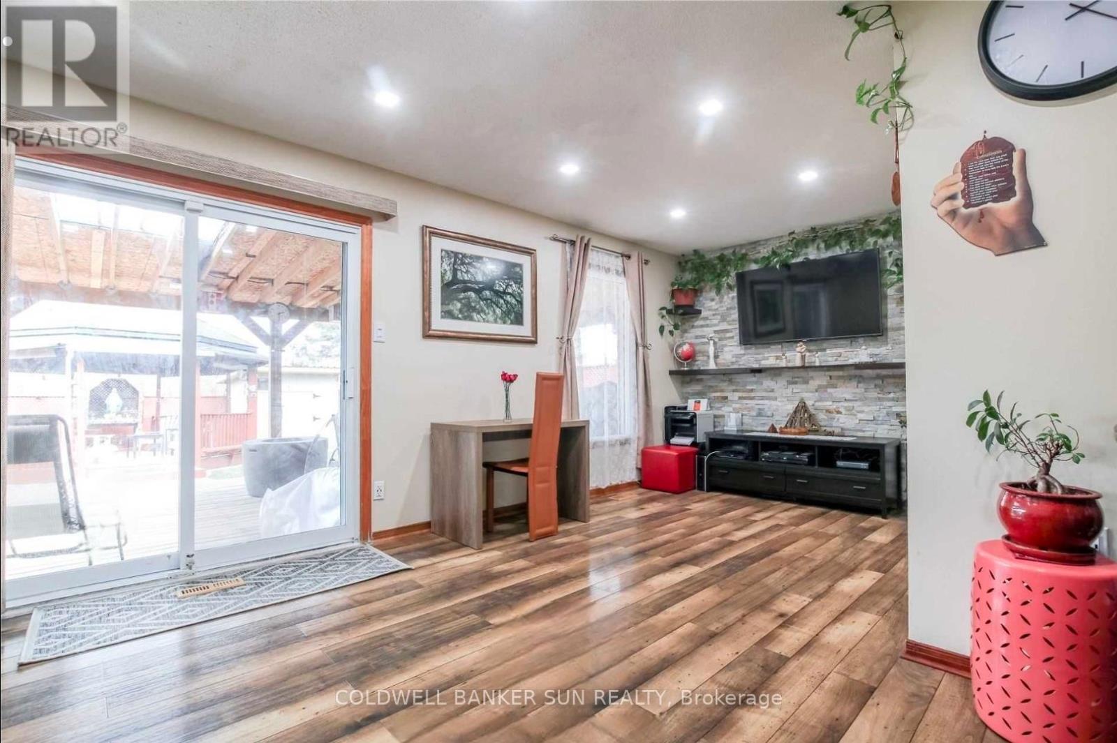 Upper - 6 Clearview Court, Brampton, Ontario  L6Z 2B1 - Photo 10 - W12613326