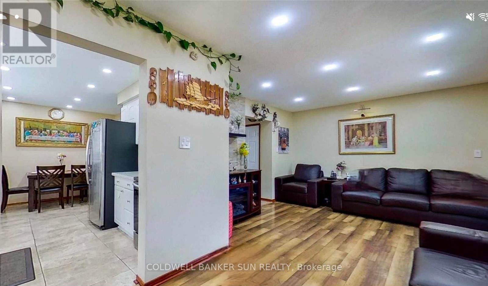 Upper - 6 Clearview Court, Brampton, Ontario  L6Z 2B1 - Photo 5 - W12613326