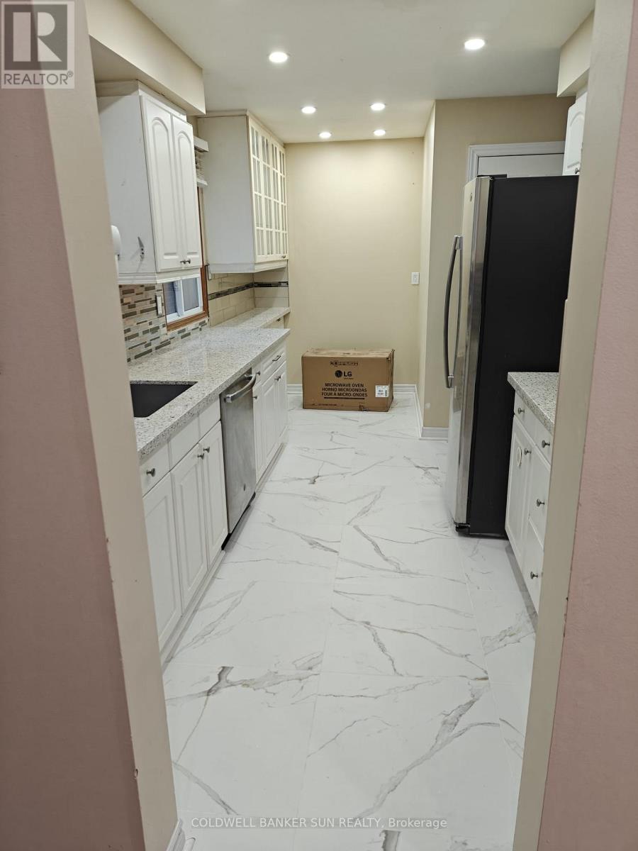 Upper - 6 Clearview Court, Brampton, Ontario  L6Z 2B1 - Photo 7 - W12613326