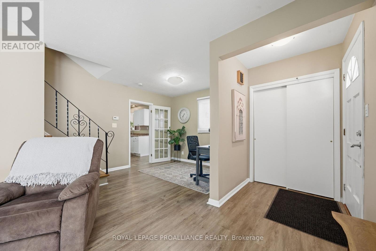 533 Bridge Street E, Belleville (Belleville Ward), Ontario  K8N 1R7 - Photo 14 - X12792924