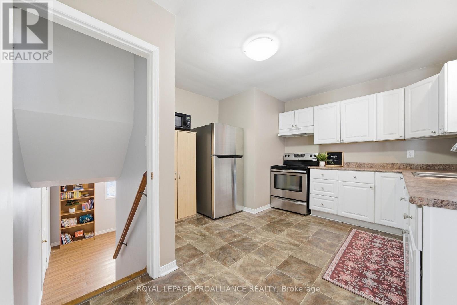 533 Bridge Street E, Belleville (Belleville Ward), Ontario  K8N 1R7 - Photo 18 - X12792924