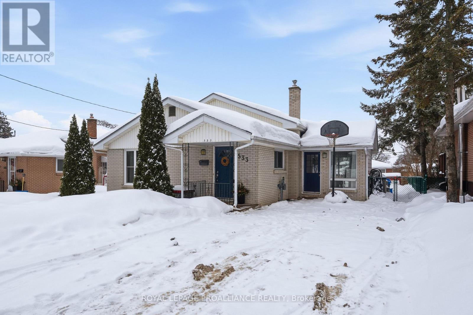 533 Bridge Street E, Belleville (Belleville Ward), Ontario  K8N 1R7 - Photo 2 - X12792924