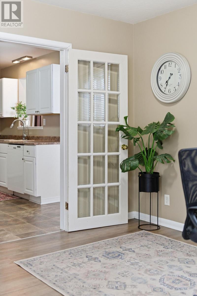 533 Bridge Street E, Belleville (Belleville Ward), Ontario  K8N 1R7 - Photo 23 - X12792924