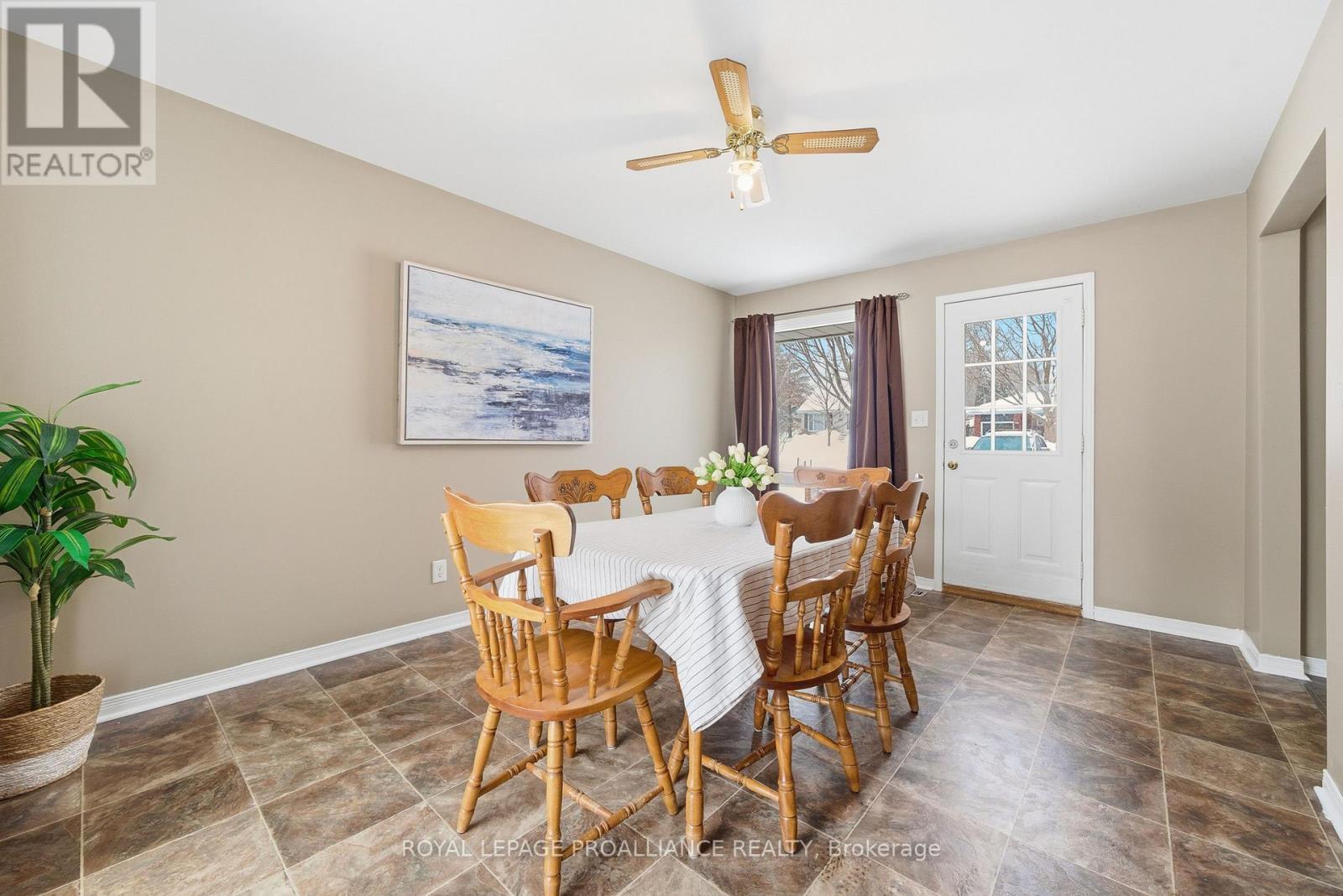 533 Bridge Street E, Belleville (Belleville Ward), Ontario  K8N 1R7 - Photo 25 - X12792924