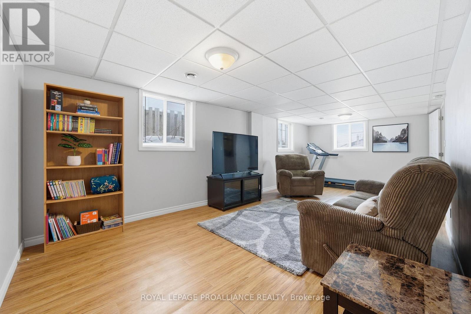 533 Bridge Street E, Belleville (Belleville Ward), Ontario  K8N 1R7 - Photo 27 - X12792924