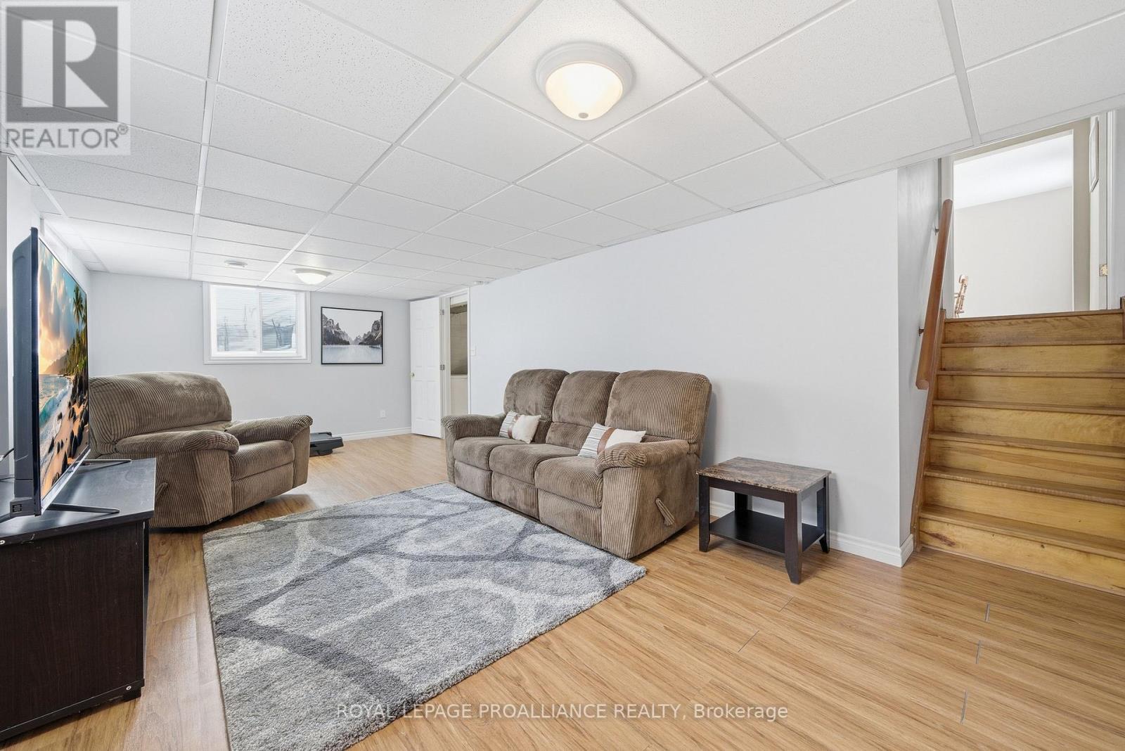 533 Bridge Street E, Belleville (Belleville Ward), Ontario  K8N 1R7 - Photo 28 - X12792924