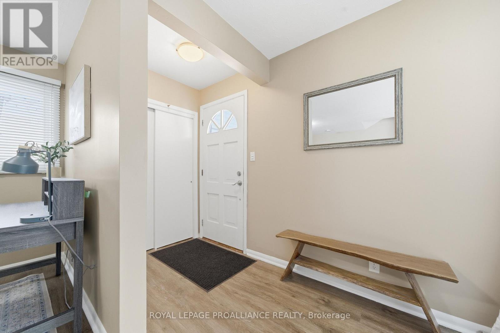 533 Bridge Street E, Belleville (Belleville Ward), Ontario  K8N 1R7 - Photo 8 - X12792924