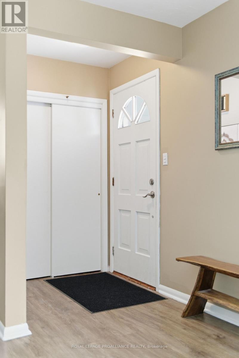 533 Bridge Street E, Belleville (Belleville Ward), Ontario  K8N 1R7 - Photo 9 - X12792924