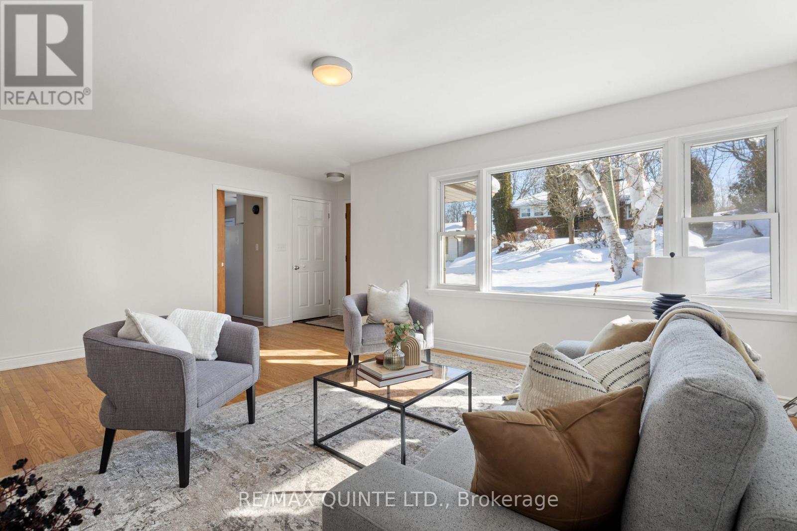 20 Prospect Avenue, Prince Edward County (Picton Ward), Ontario  K0K 2T0 - Photo 11 - X12793004