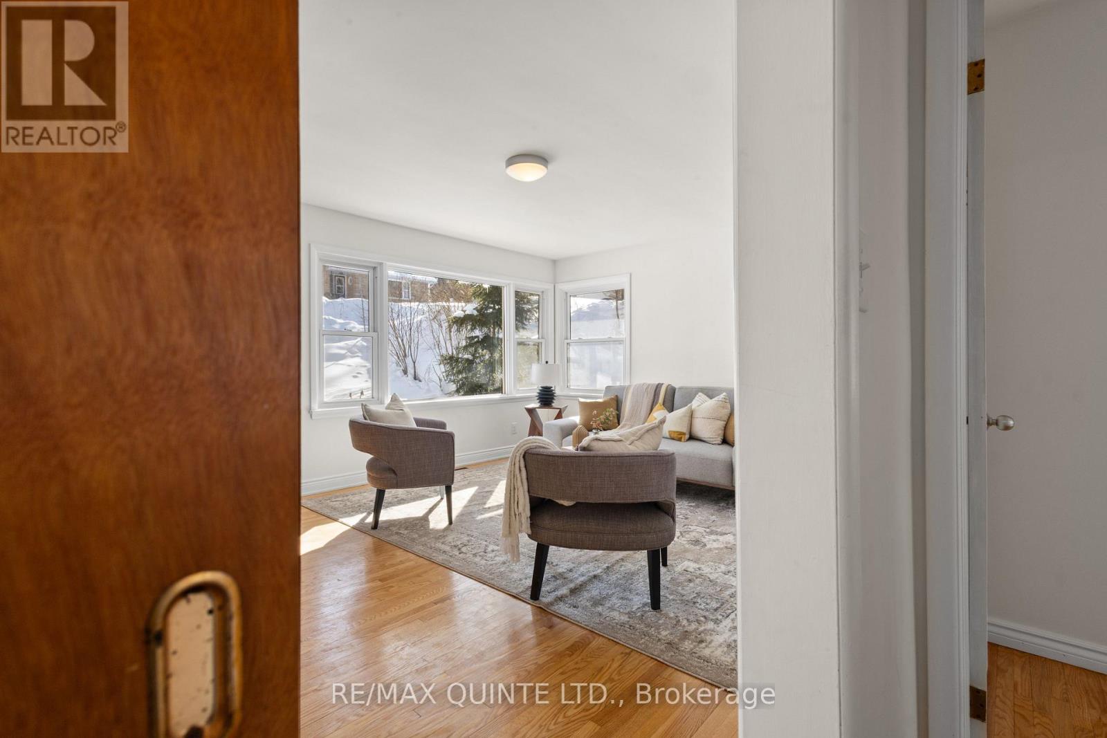 20 Prospect Avenue, Prince Edward County (Picton Ward), Ontario  K0K 2T0 - Photo 12 - X12793004