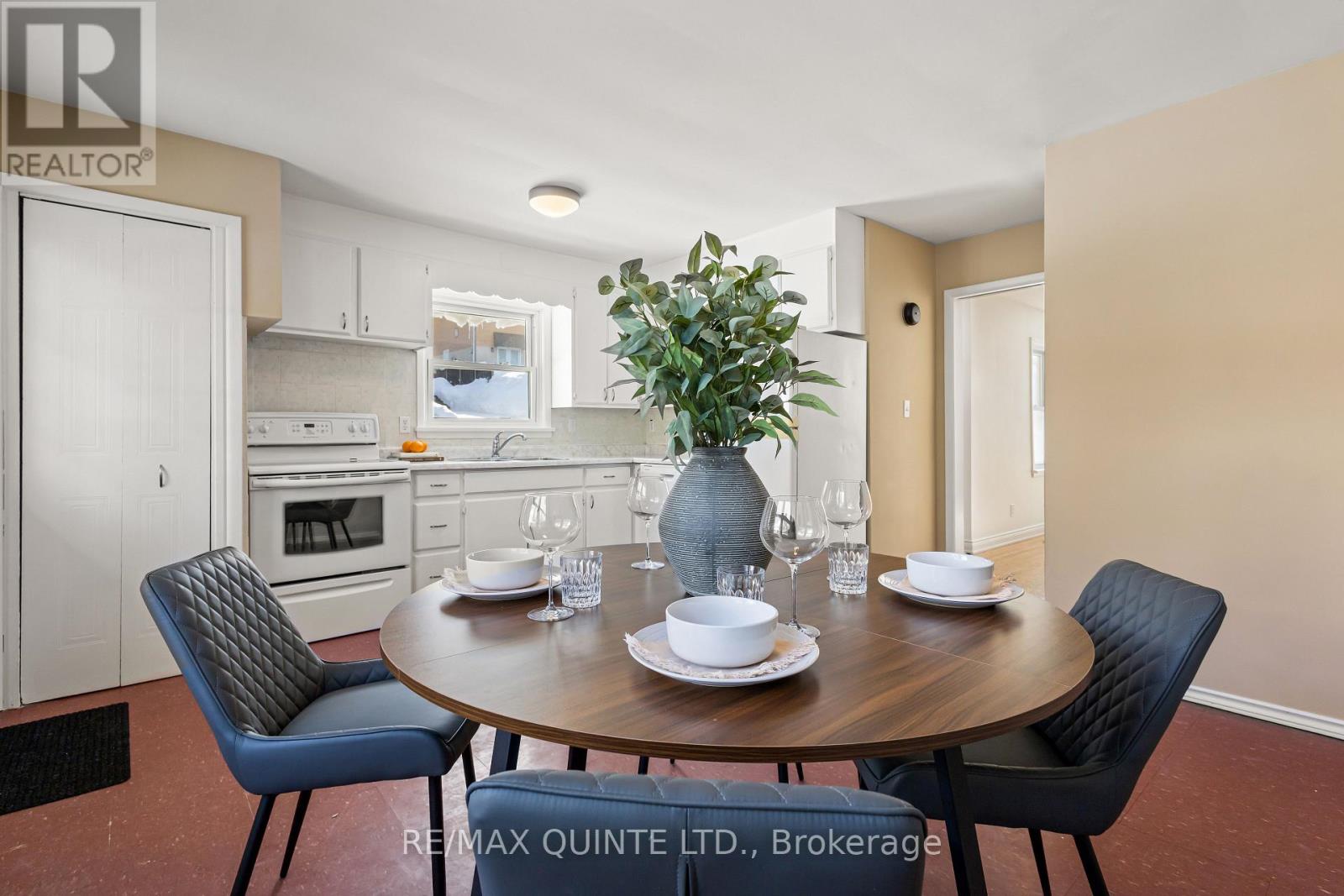 20 Prospect Avenue, Prince Edward County (Picton Ward), Ontario  K0K 2T0 - Photo 17 - X12793004