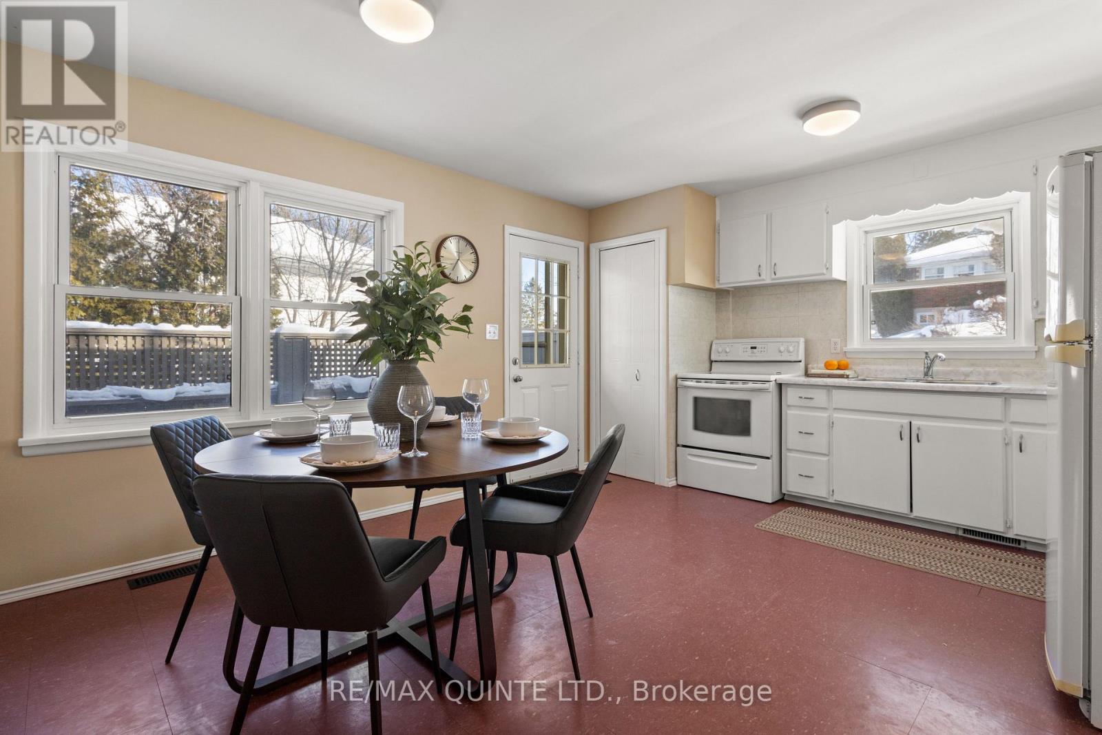 20 Prospect Avenue, Prince Edward County (Picton Ward), Ontario  K0K 2T0 - Photo 18 - X12793004