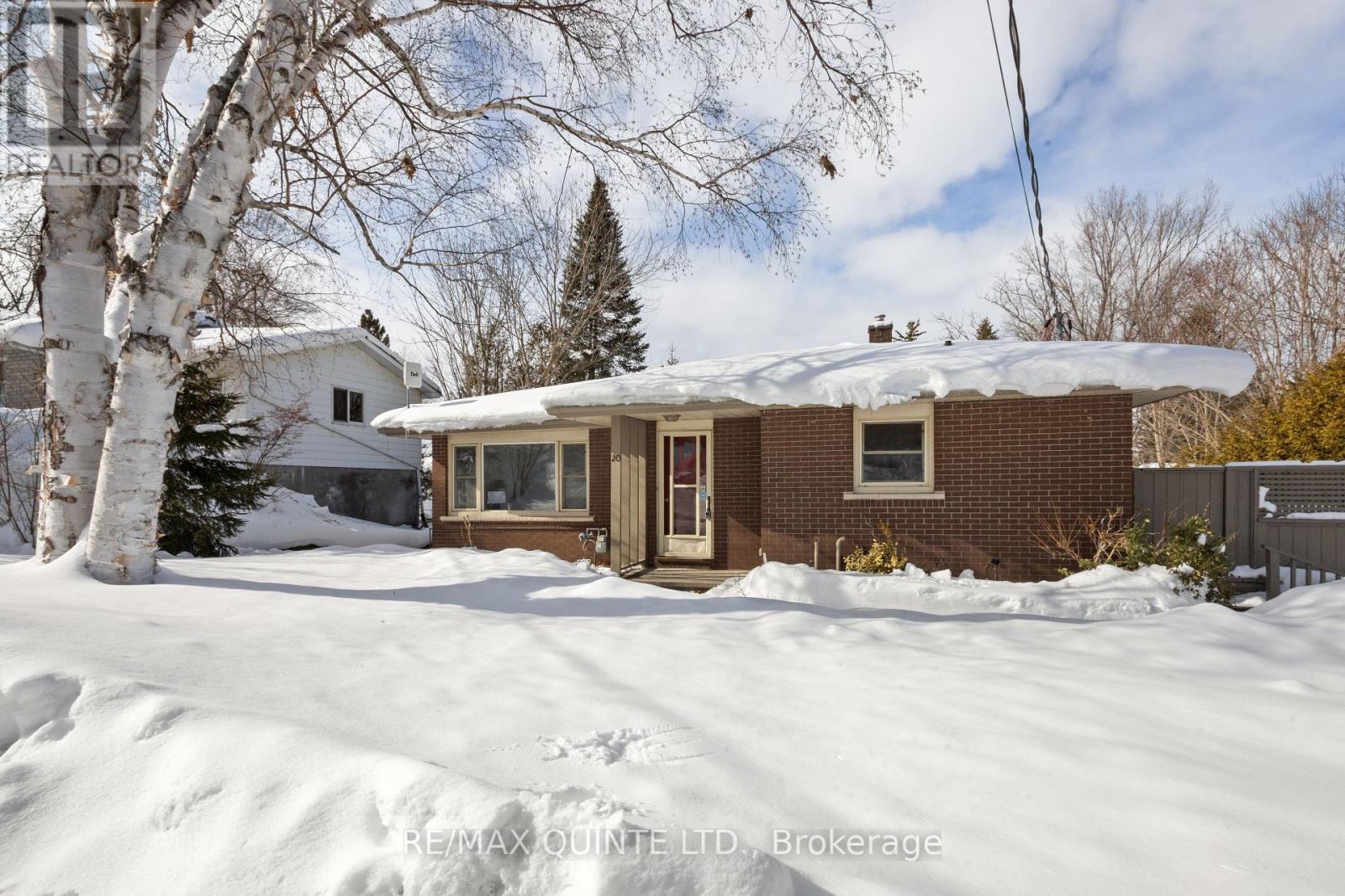 20 Prospect Avenue, Prince Edward County (Picton Ward), Ontario  K0K 2T0 - Photo 2 - X12793004