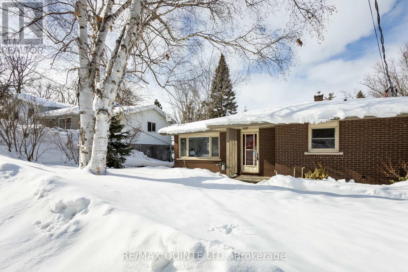 20 Prospect Avenue, Prince Edward County (Picton Ward), Ontario  K0K 2T0 - Photo 3 - X12793004