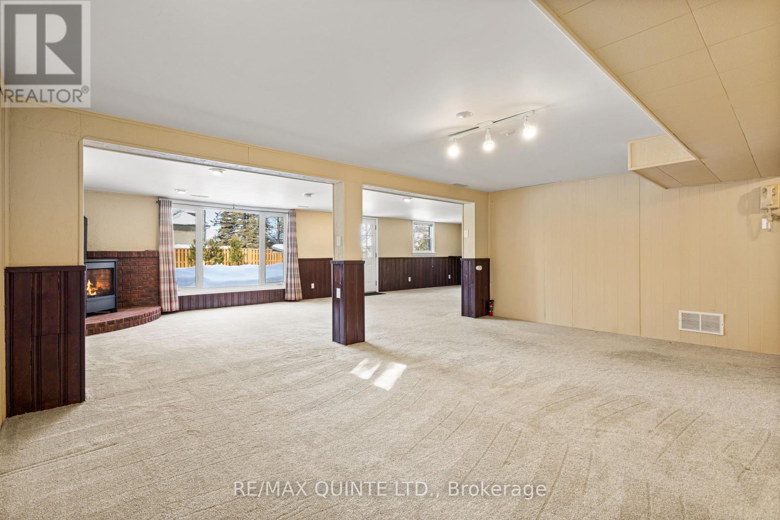 20 Prospect Avenue, Prince Edward County (Picton Ward), Ontario  K0K 2T0 - Photo 37 - X12793004