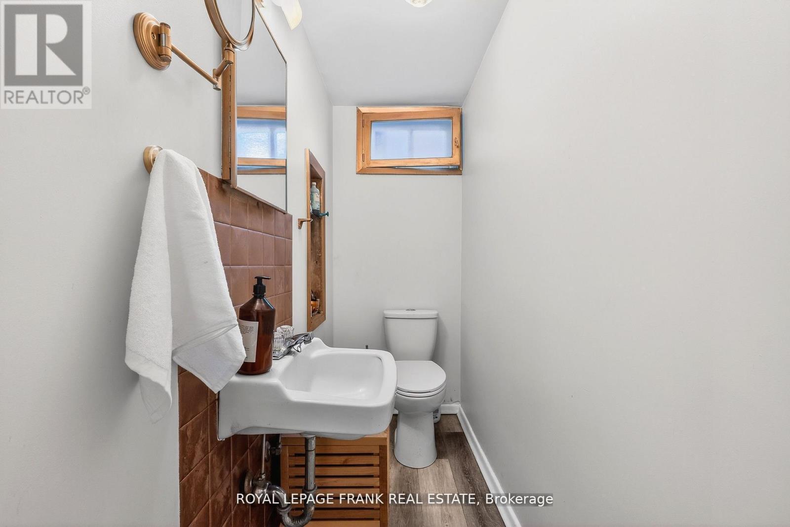 32 Melbourne Street E, Kawartha Lakes, Ontario  K9V 1X7 - Photo 25 - X12793190