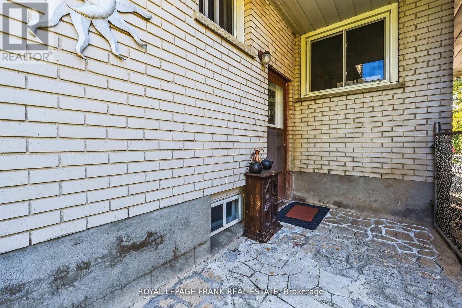 32 Melbourne Street E, Kawartha Lakes, Ontario  K9V 1X7 - Photo 36 - X12793190