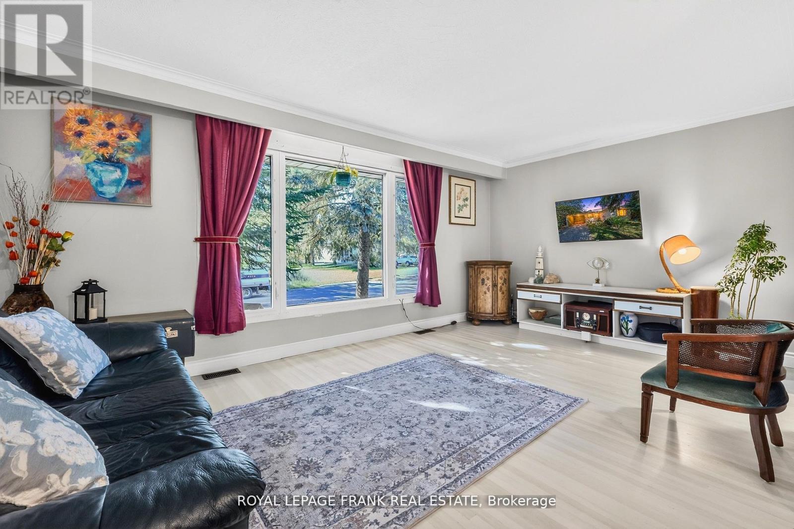 32 Melbourne Street E, Kawartha Lakes, Ontario  K9V 1X7 - Photo 9 - X12793190