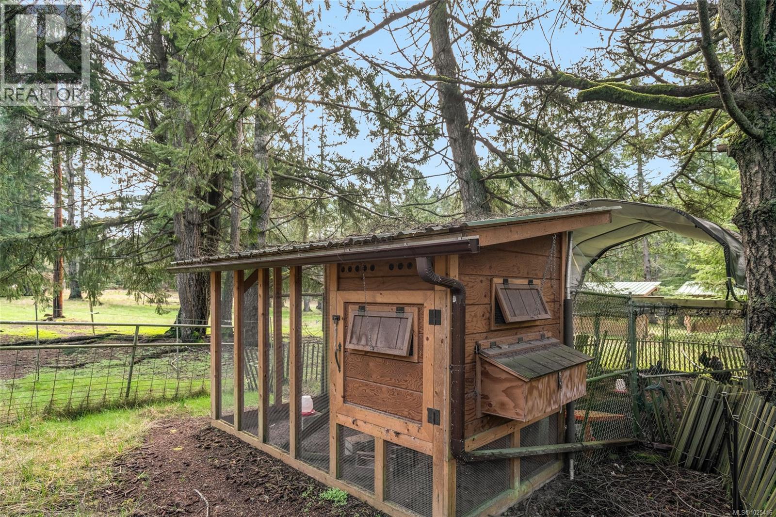 885 Horseshoe Rd, Gabriola Island, British Columbia  V0R 1X3 - Photo 37 - 1025416