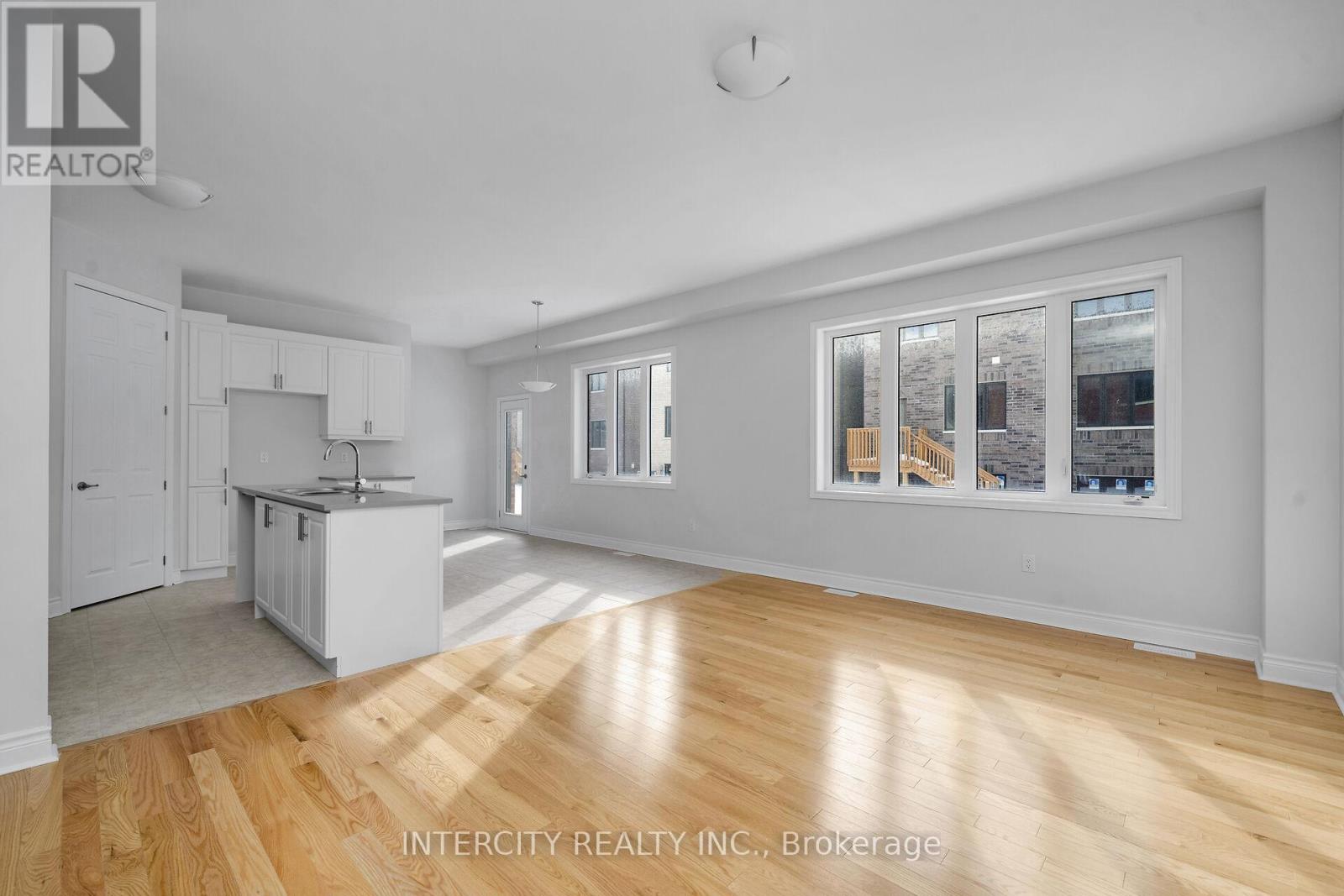 68 Claremont Drive, Brampton, Ontario  L6R 4E8 - Photo 6 - W12715162