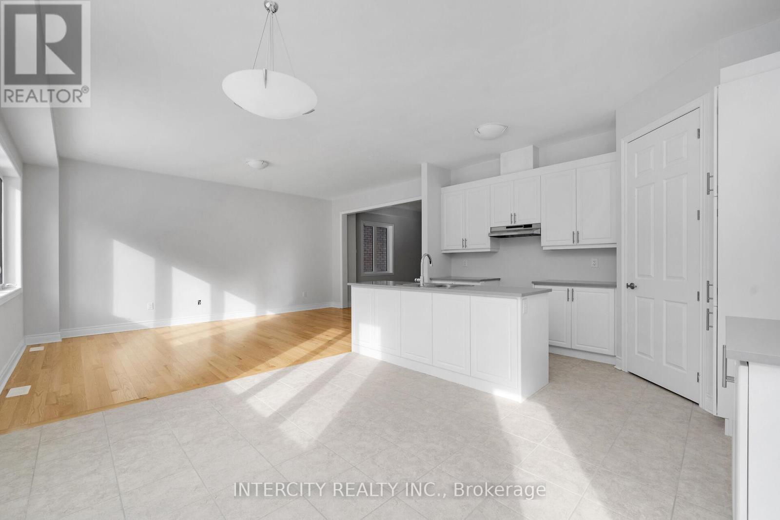 68 Claremont Drive, Brampton, Ontario  L6R 4E8 - Photo 8 - W12715162